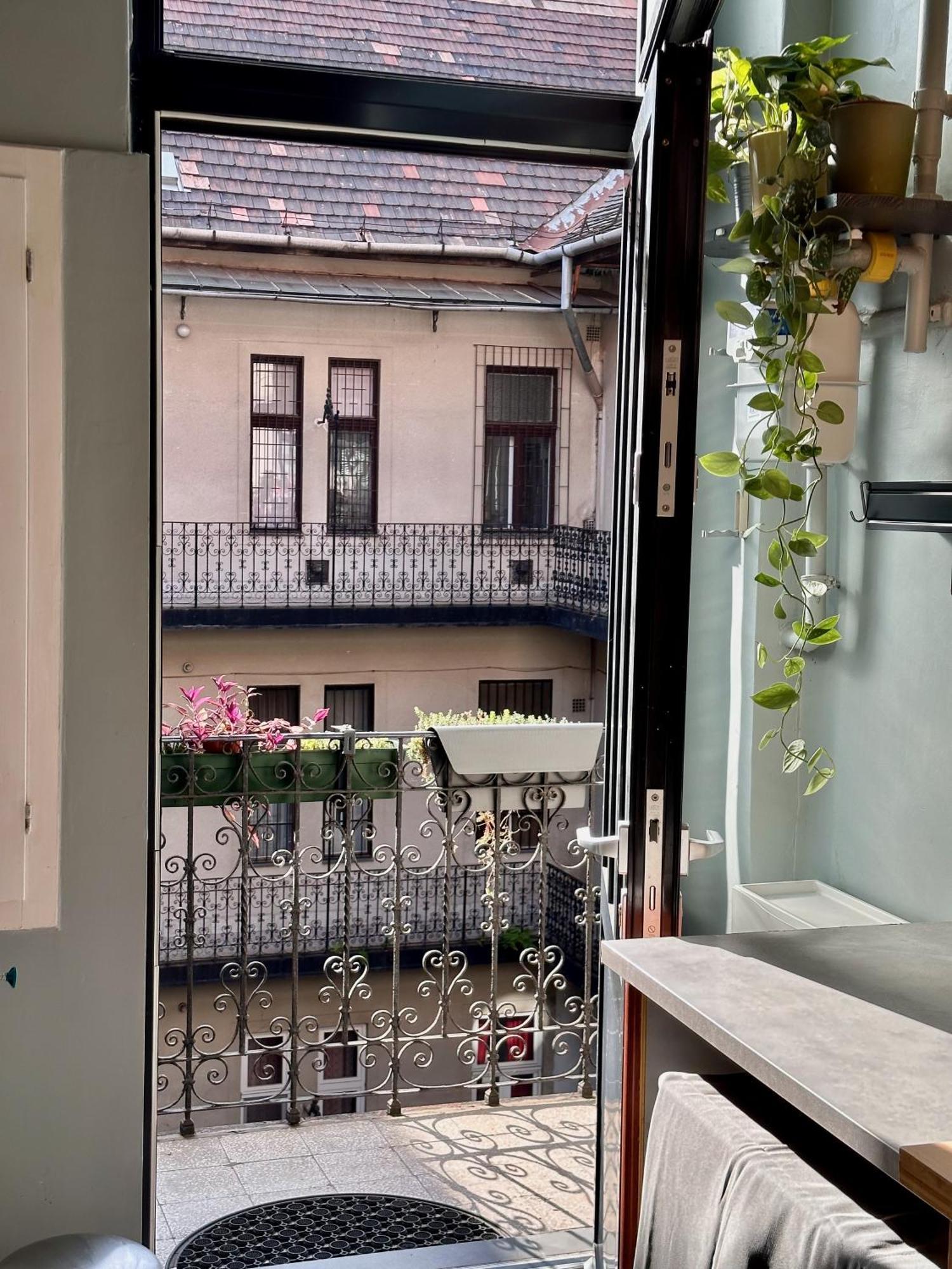 Centrally Located Studio Near Keleti Palyaudvar Budapest Exterior photo